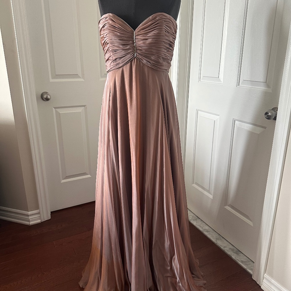Arthur Mendoca  New strapless chiffon gown